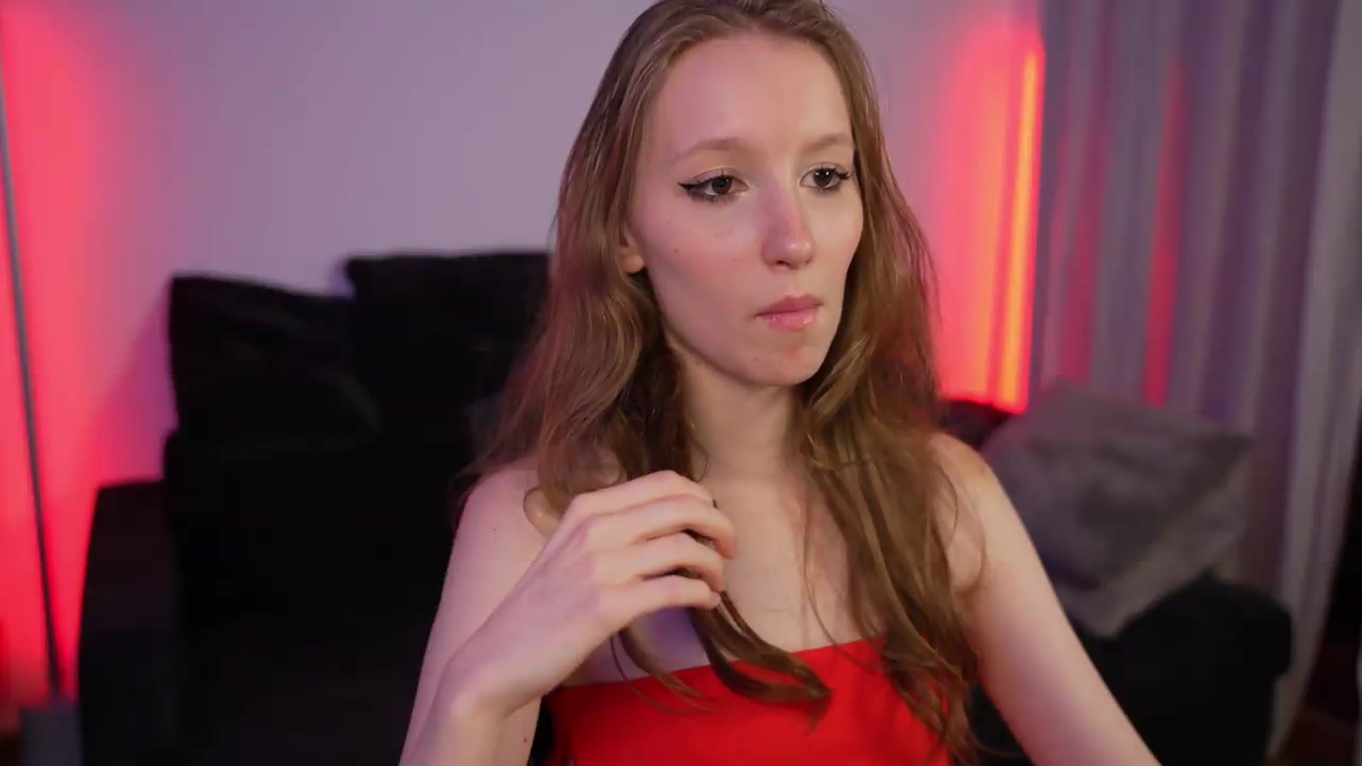 Gallery image thumbnail from Sw33t_g1rl's myfreecams stream on, 07/17/2026, 23:01 image 14 of 20