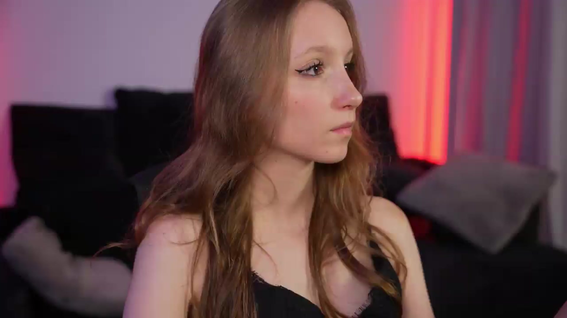 Gallery image thumbnail from Sw33t_g1rl's myfreecams stream on, 07/18/2026, 23:09 image 10 of 20