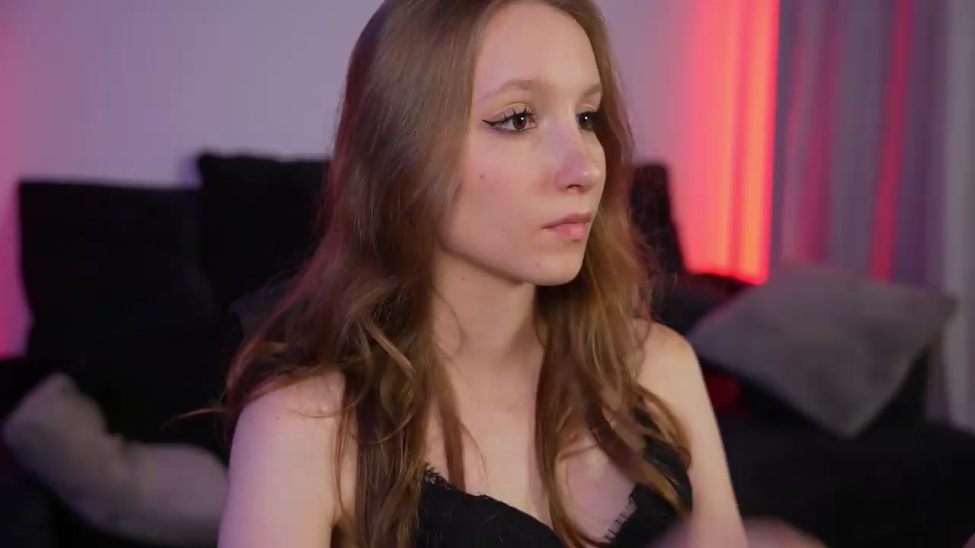 Gallery image thumbnail from Sw33t_g1rl's myfreecams stream on, 07/18/2026, 23:09 image 9 of 20