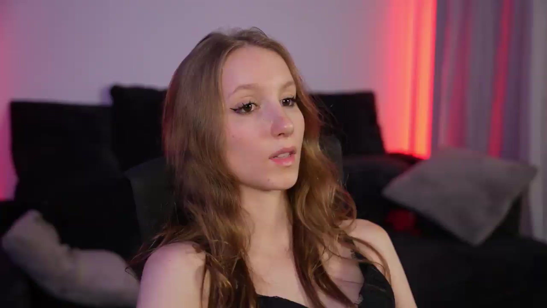 Gallery image thumbnail from Sw33t_g1rl's myfreecams stream on, 07/18/2026, 23:09 image 19 of 20