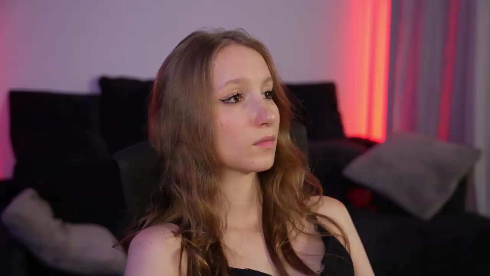 Gallery image thumbnail from Sw33t_g1rl's myfreecams stream on, 07/18/2026, 23:09 image 20 of 20