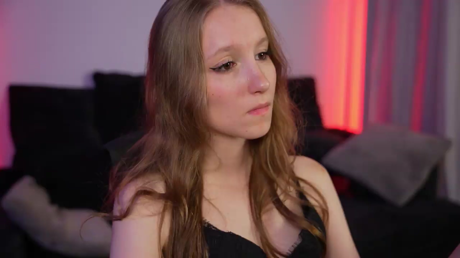 Gallery image thumbnail from Sw33t_g1rl's myfreecams stream on, 07/18/2026, 23:09 image 13 of 20