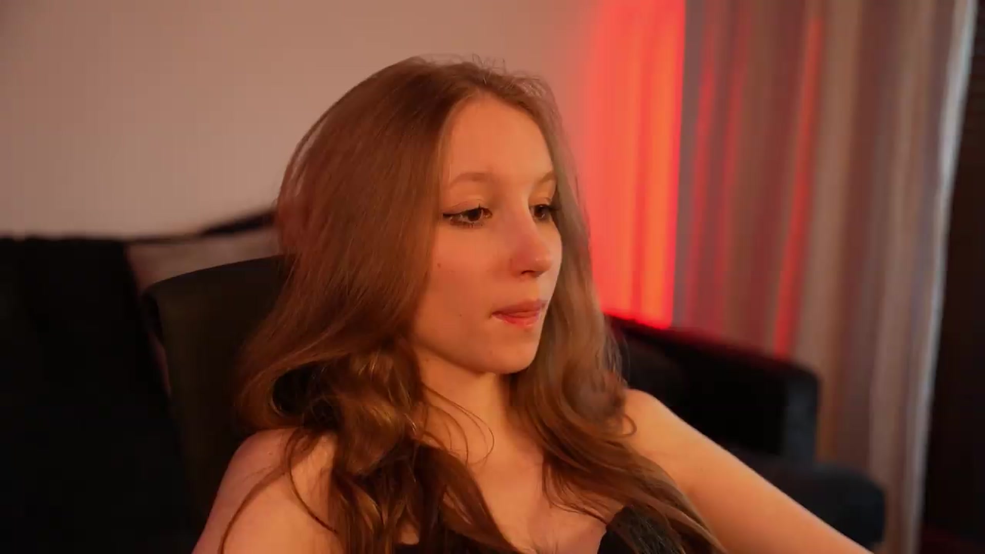 Gallery image thumbnail from Sw33t_g1rl's myfreecams stream on, 07/22/2026, 17:33 image 10 of 20