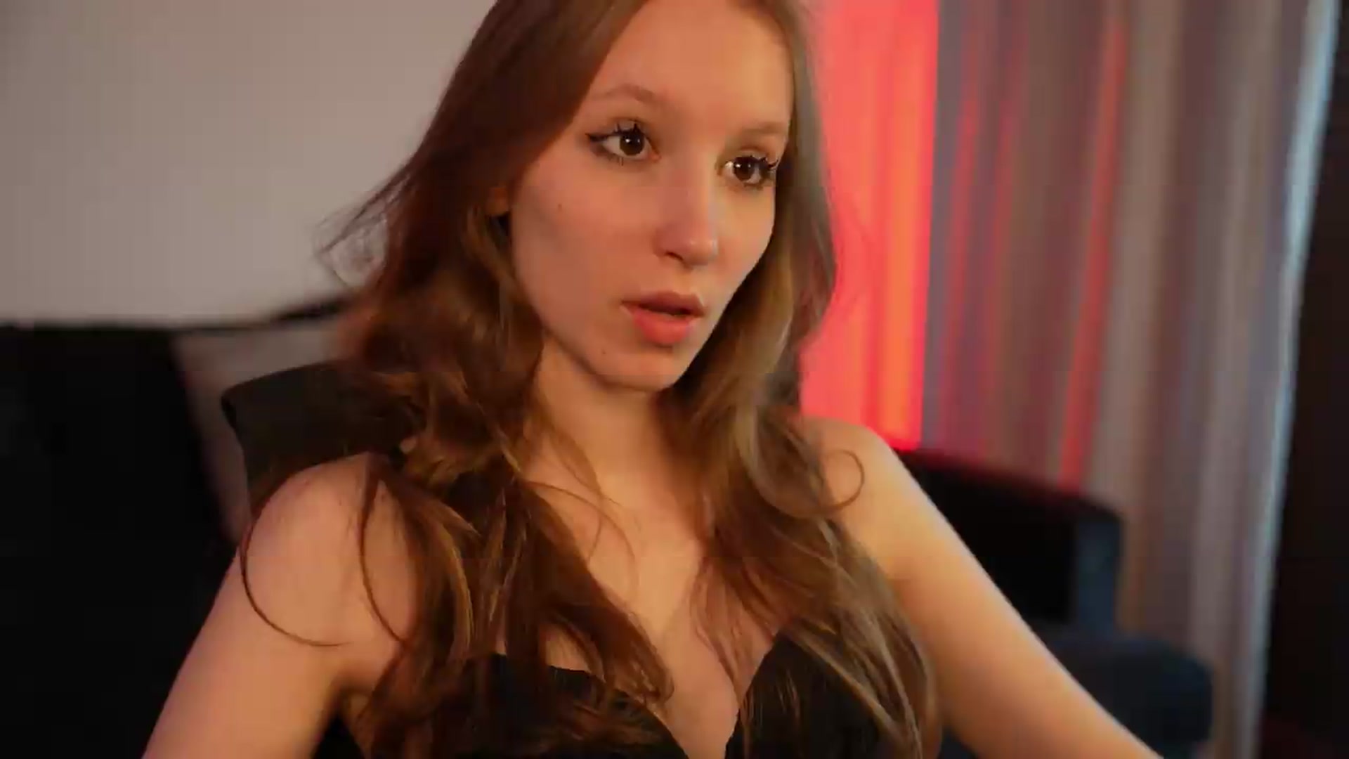 Gallery image thumbnail from Sw33t_g1rl's myfreecams stream on, 07/22/2026, 17:33 image 14 of 20