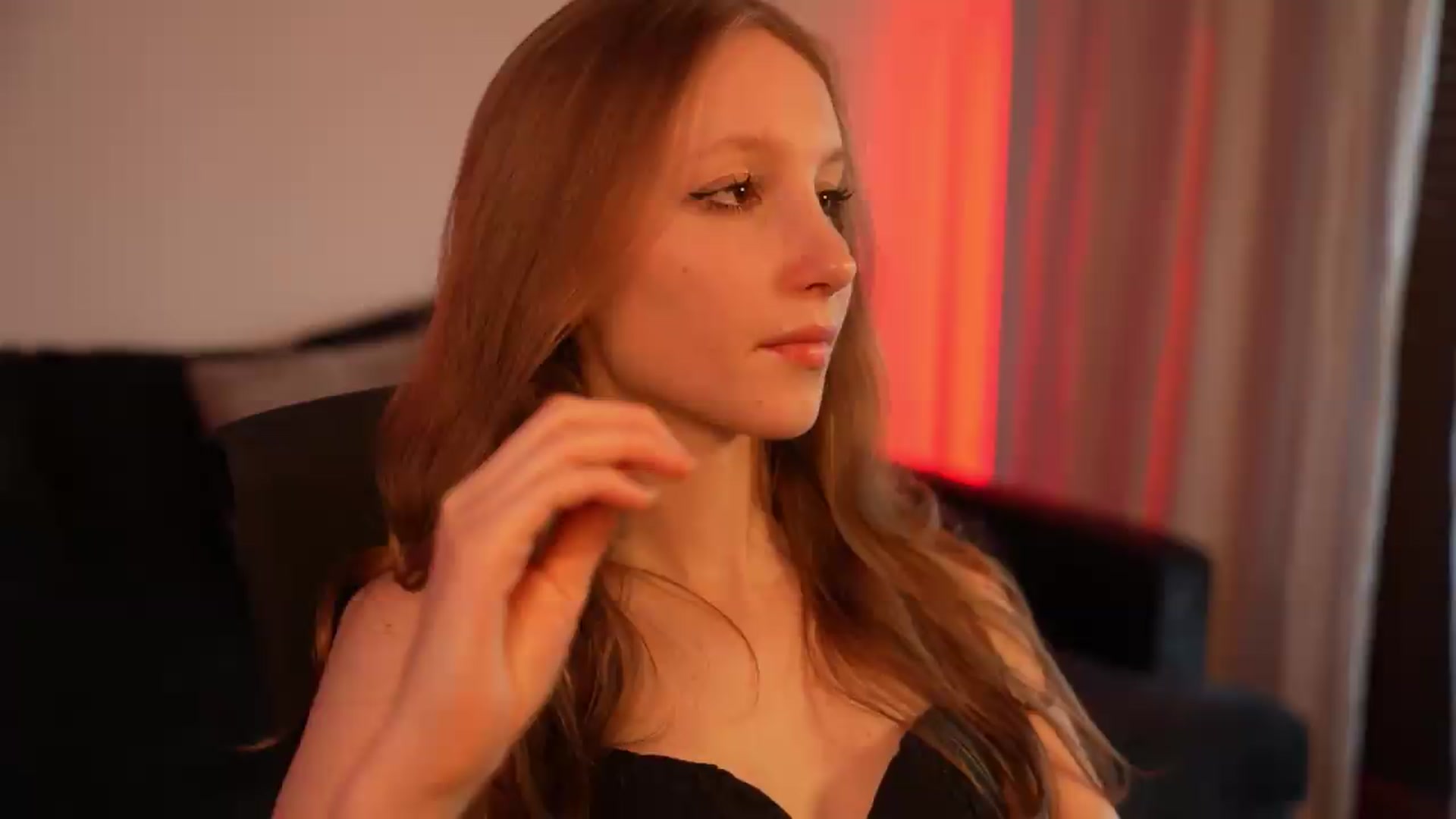 Gallery image thumbnail from Sw33t_g1rl's myfreecams stream on, 07/22/2026, 17:33 image 5 of 20