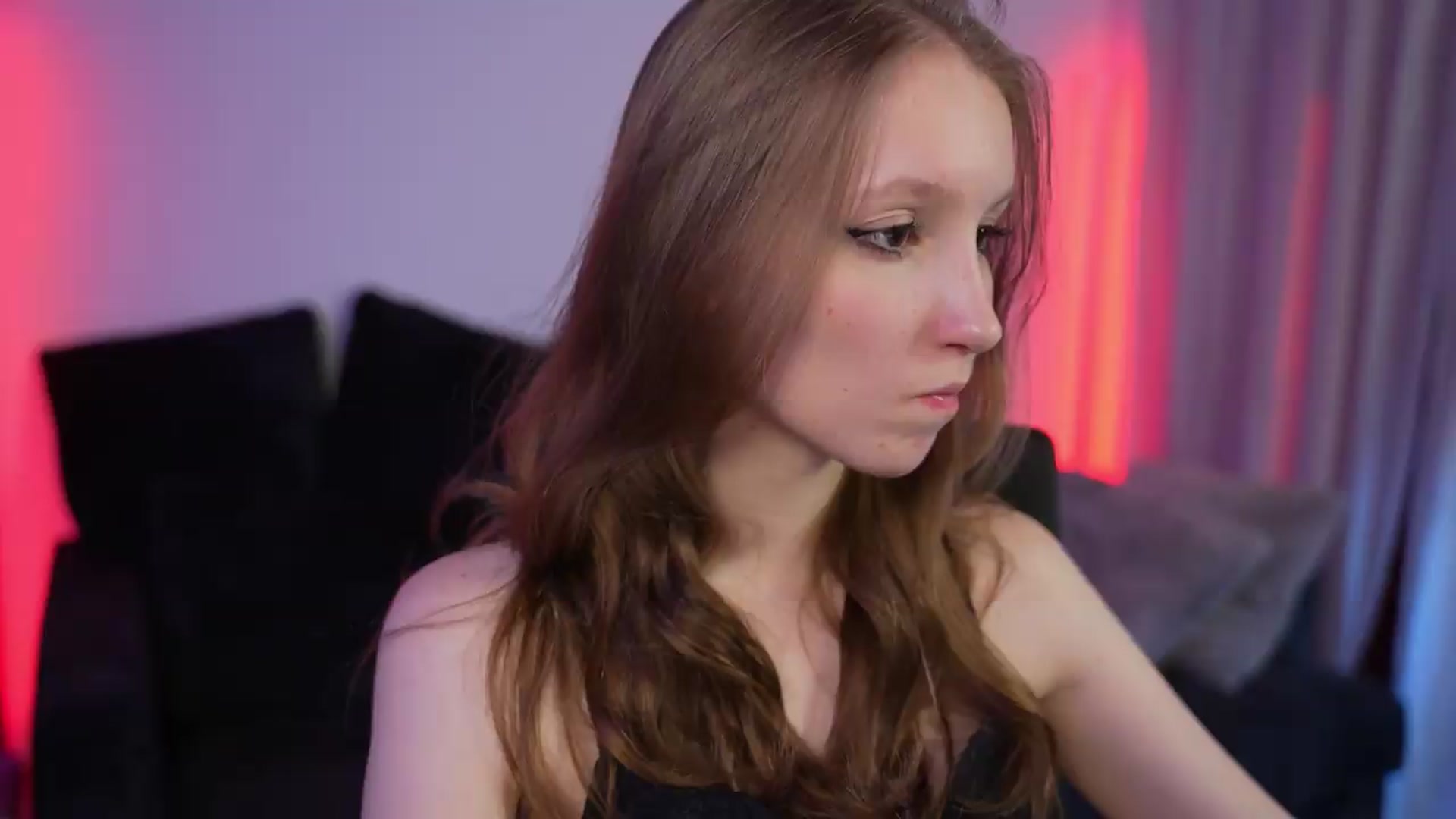 Gallery image thumbnail from Sw33t_g1rl's myfreecams stream on, 07/23/2026, 17:48 image 14 of 20
