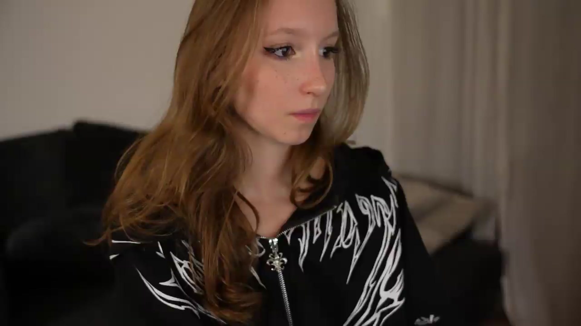 Gallery image thumbnail from Sw33t_g1rl's myfreecams stream on, 07/27/2026, 02:19 image 20 of 20