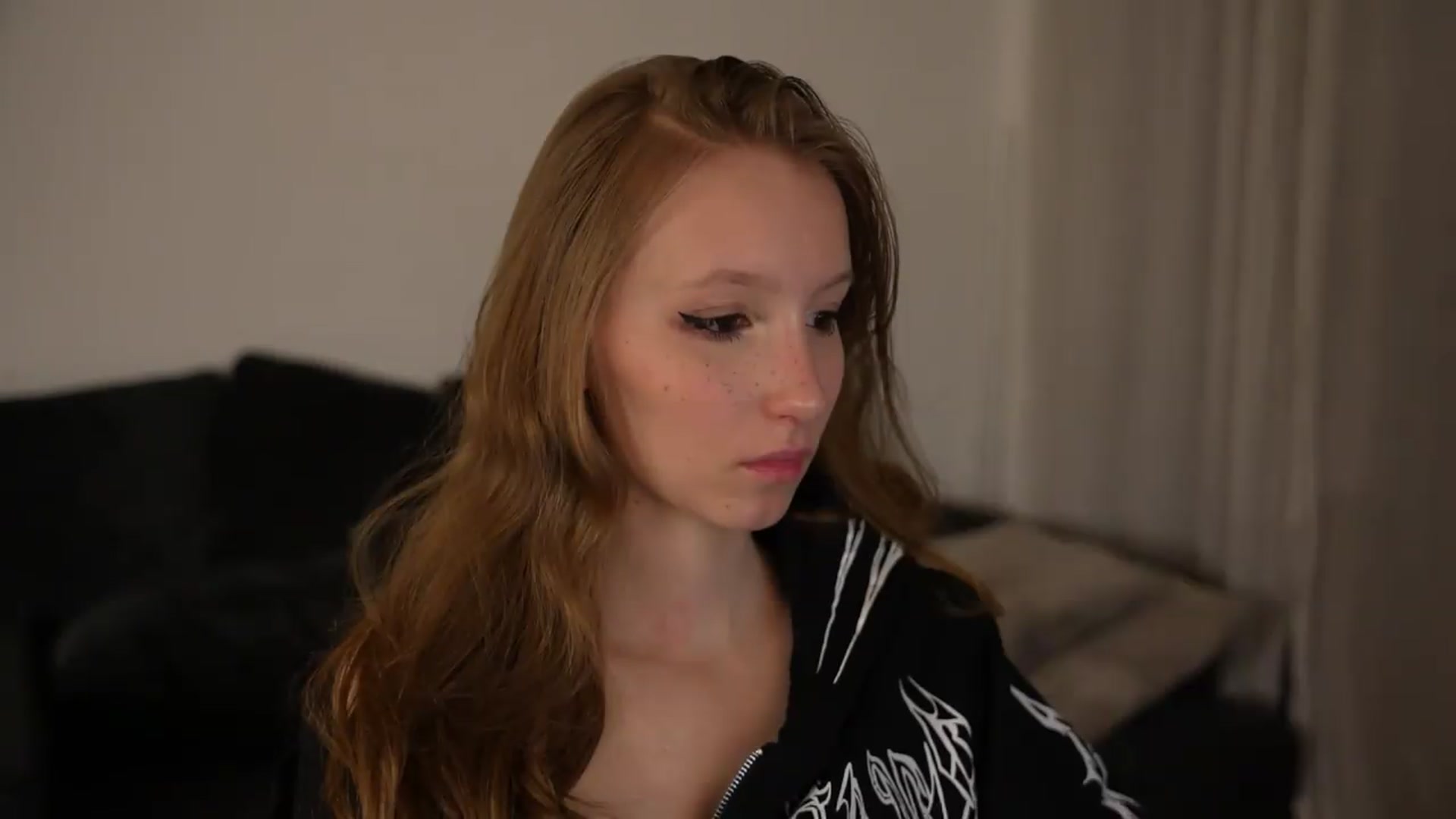 Gallery image thumbnail from Sw33t_g1rl's myfreecams stream on, 07/27/2026, 02:19 image 7 of 20