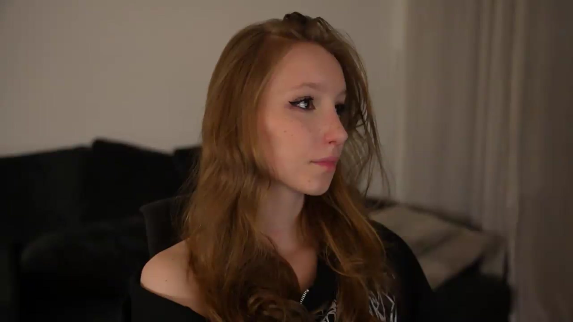 Gallery image thumbnail from Sw33t_g1rl's myfreecams stream on, 07/27/2026, 02:19 image 6 of 20