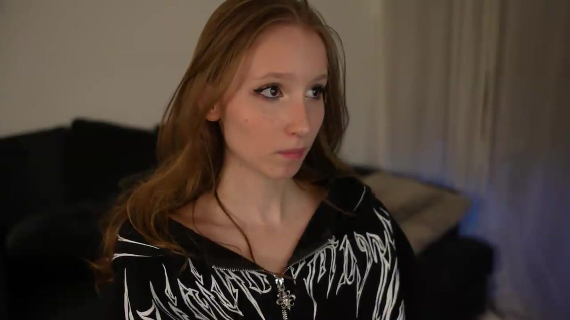 Gallery image thumbnail from Sw33t_g1rl's myfreecams stream on, 07/27/2026, 03:16 image 3 of 20