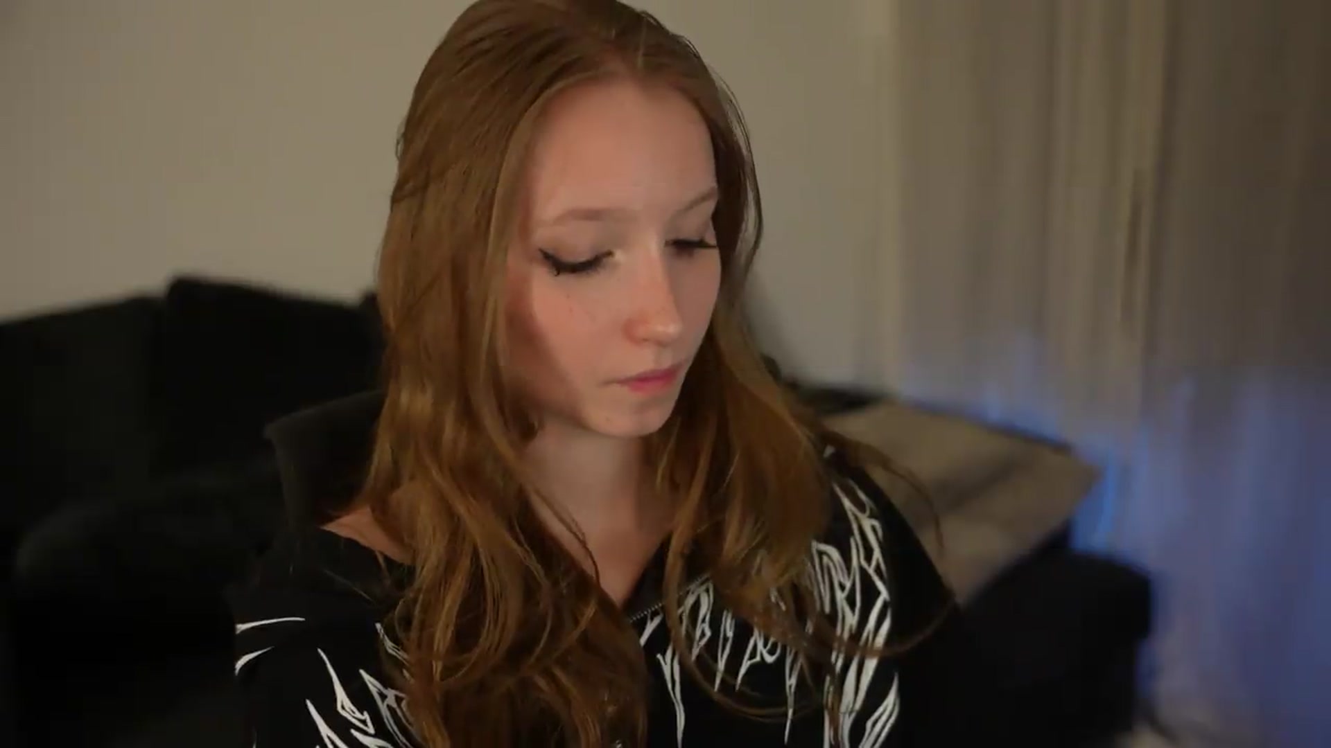 Gallery image thumbnail from Sw33t_g1rl's myfreecams stream on, 07/27/2026, 03:16 image 6 of 20