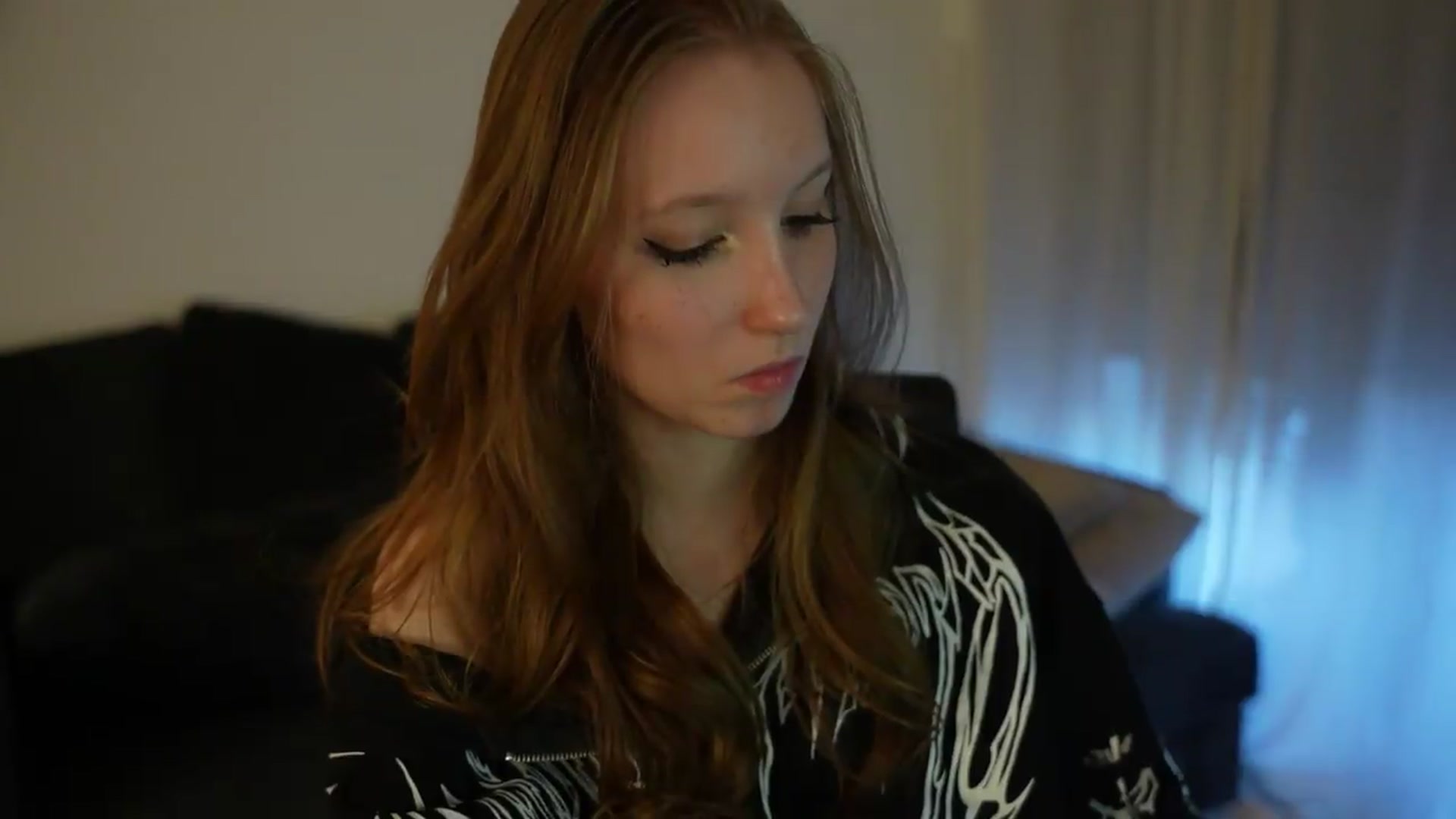Gallery image thumbnail from Sw33t_g1rl's myfreecams stream on, 07/27/2026, 03:16 image 19 of 20