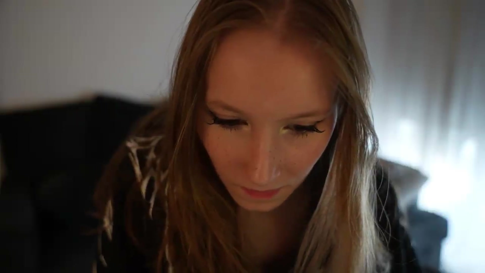 Gallery image thumbnail from Sw33t_g1rl's myfreecams stream on, 07/27/2026, 04:42 image 6 of 20
