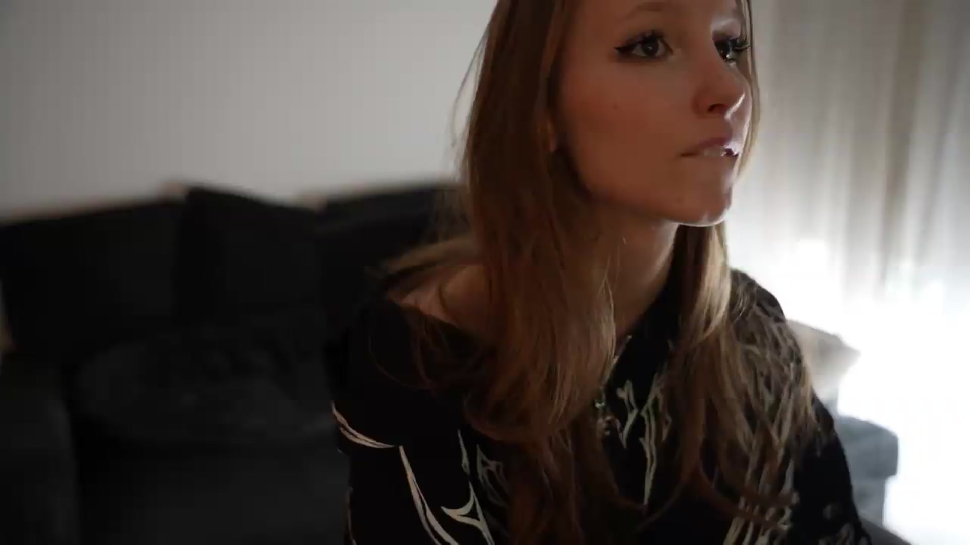 Gallery image thumbnail from Sw33t_g1rl's myfreecams stream on, 07/27/2026, 04:42 image 12 of 20
