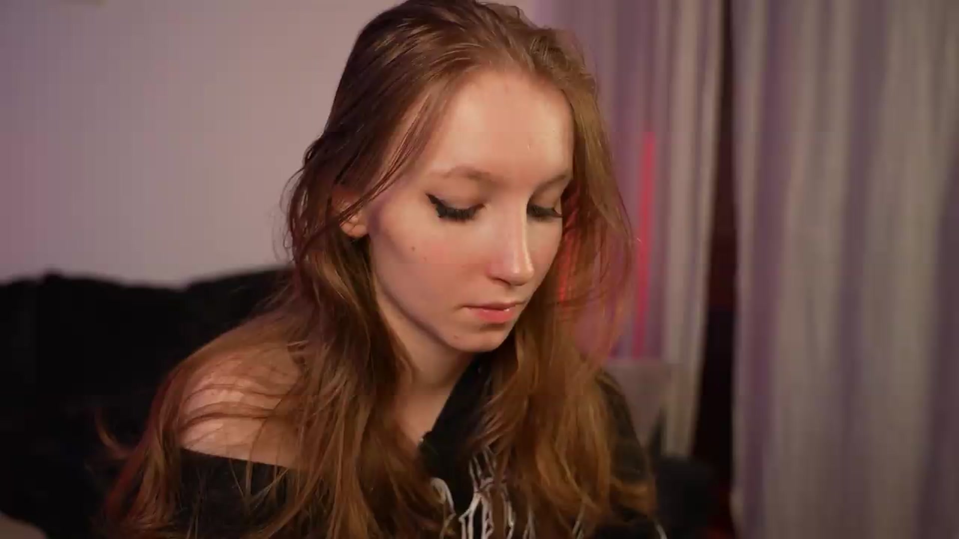 Gallery image thumbnail from Sw33t_g1rl's myfreecams stream on, 07/27/2026, 23:30 image 3 of 20