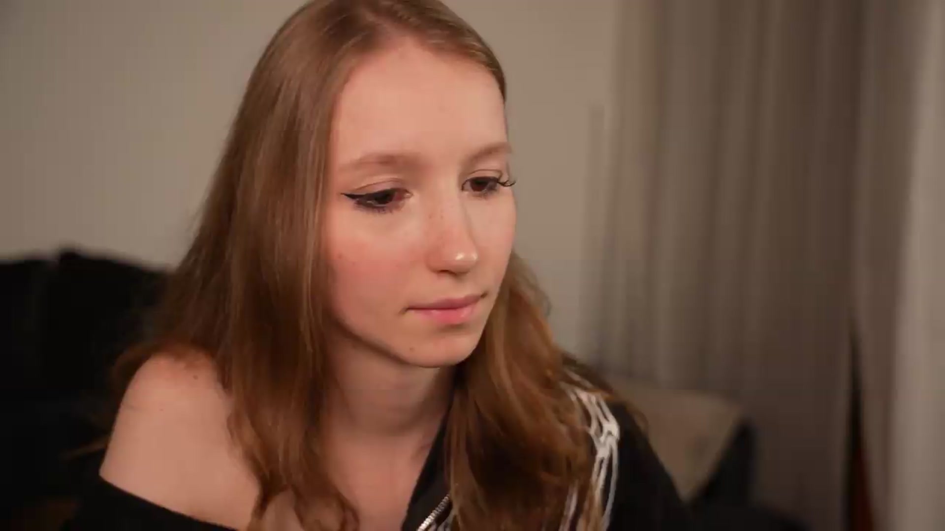 Gallery image thumbnail from Sw33t_g1rl's myfreecams stream on, 07/29/2026, 01:46 image 14 of 20