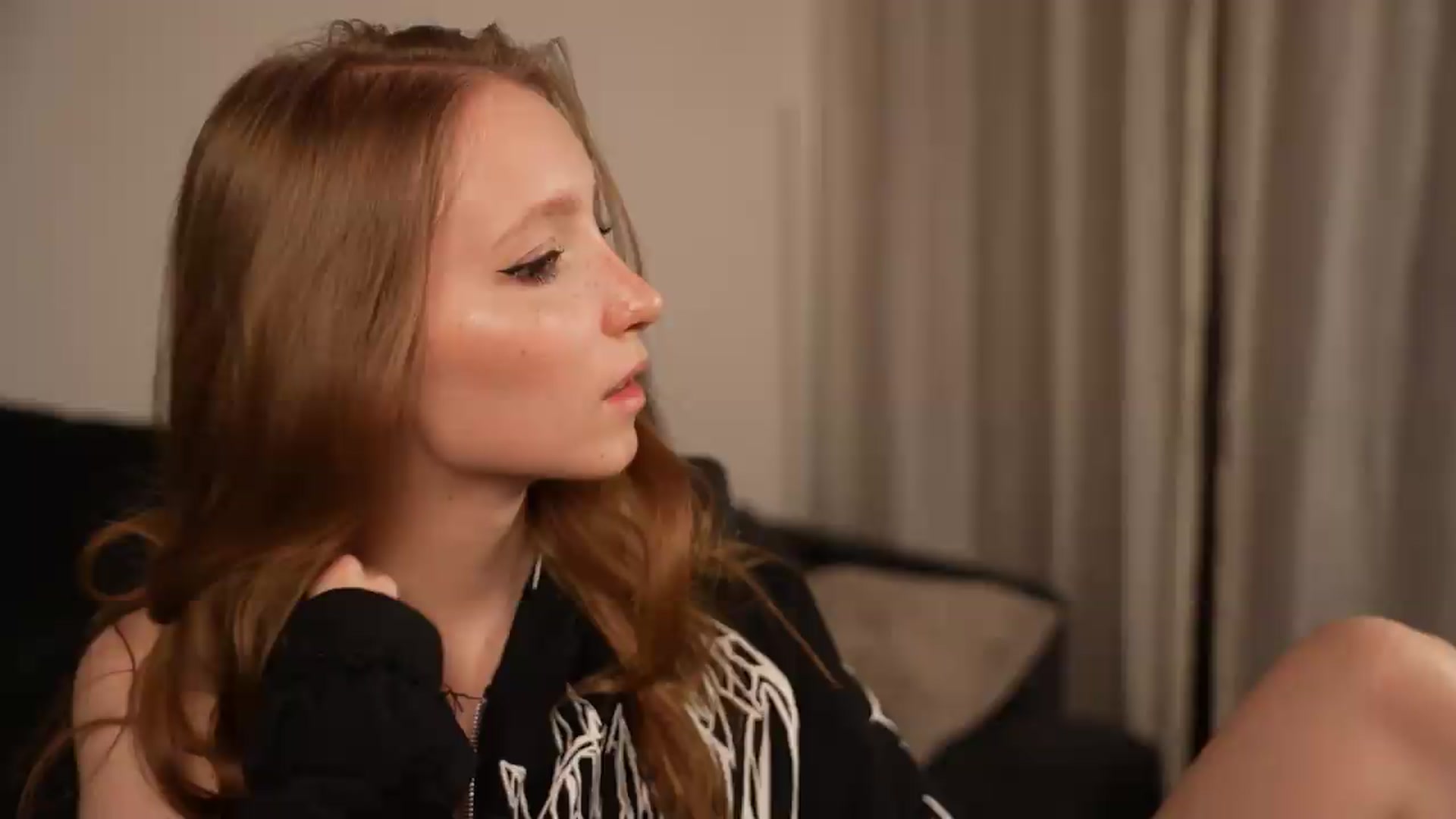 Gallery image thumbnail from Sw33t_g1rl's myfreecams stream on, 07/29/2026, 22:20 image 17 of 20