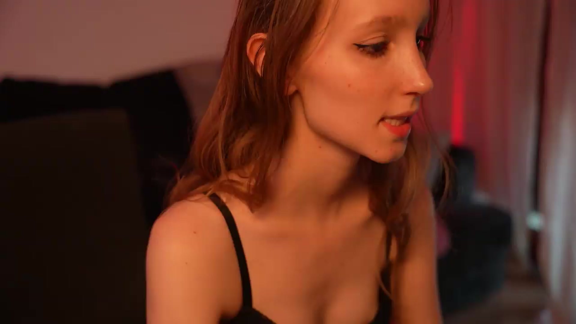 Gallery image thumbnail from Sw33t_g1rl's myfreecams stream on, 07/31/2026, 17:53 image 20 of 20