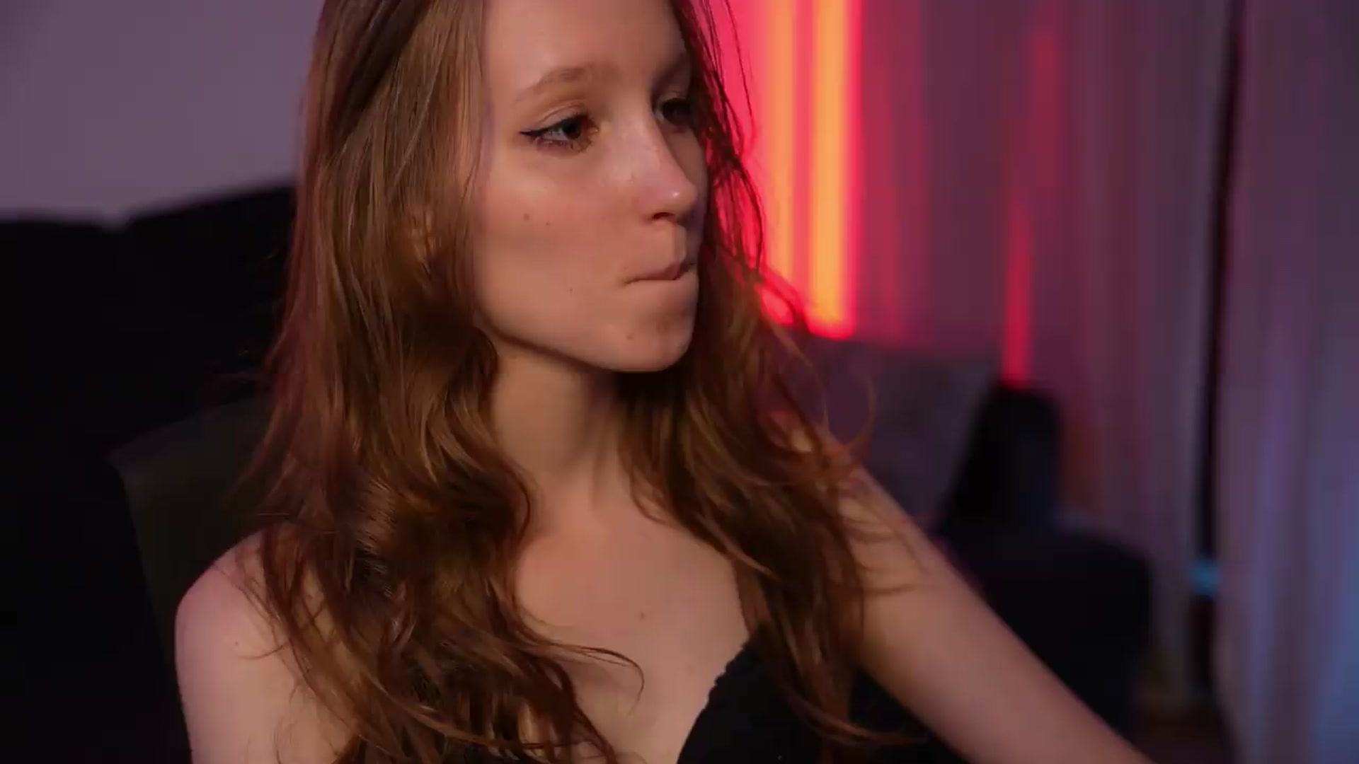 Gallery image thumbnail from Sw33t_g1rl's myfreecams stream on, 07/31/2026, 18:34 image 9 of 20