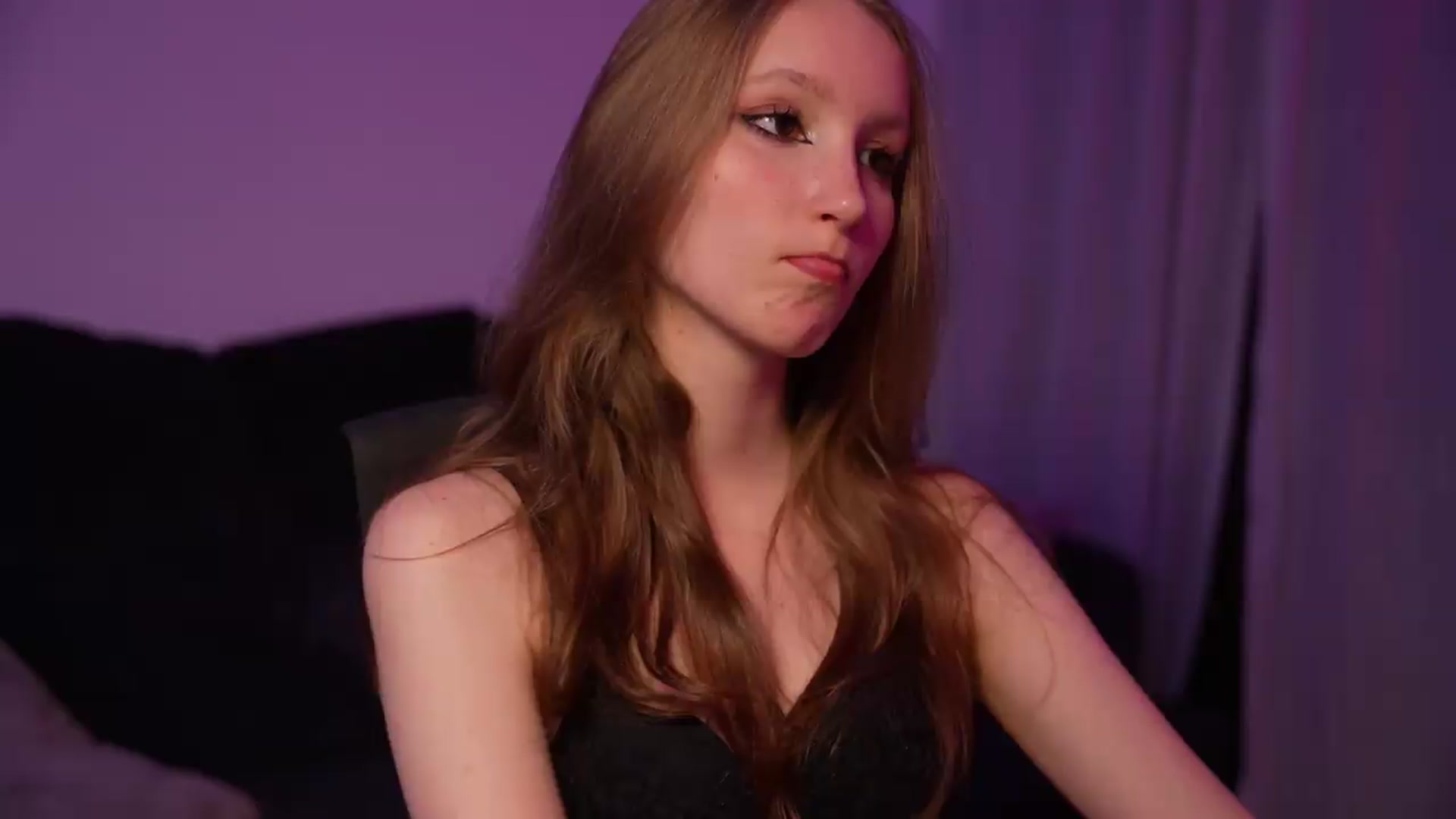 Gallery image thumbnail from Sw33t_g1rl's myfreecams stream on, 08/01/2026, 20:34 image 7 of 20
