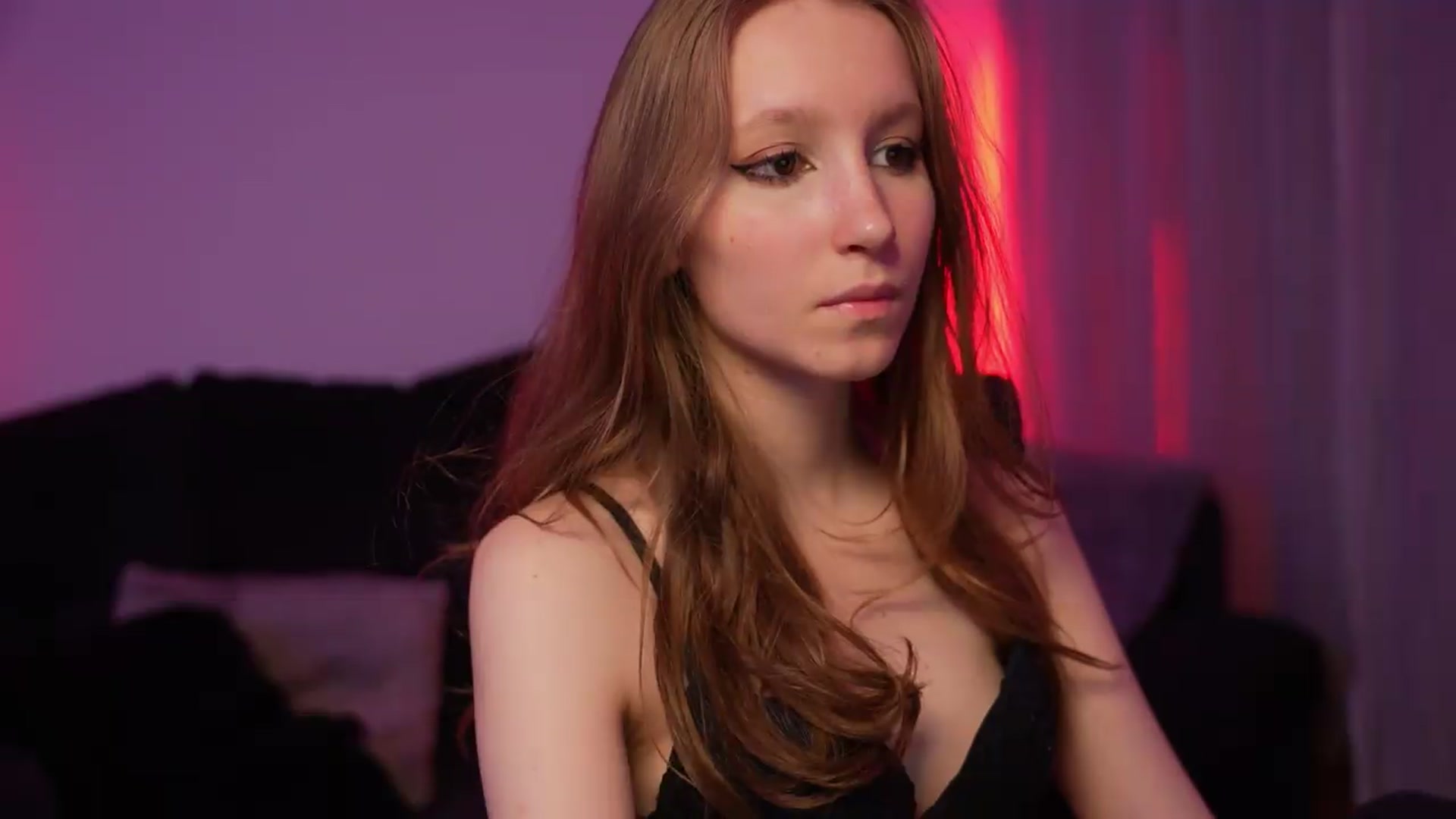 Gallery image thumbnail from Sw33t_g1rl's myfreecams stream on, 08/02/2026, 19:01 image 8 of 20