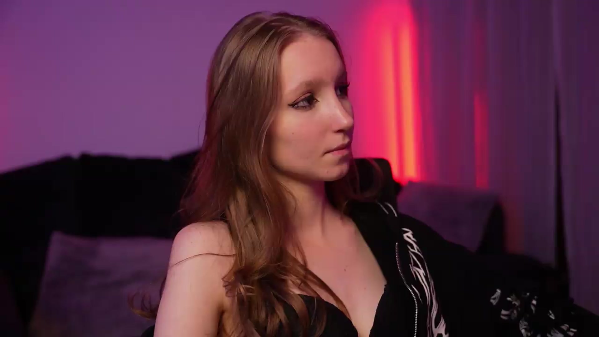 Gallery image thumbnail from Sw33t_g1rl's myfreecams stream on, 08/02/2026, 19:01 image 2 of 20