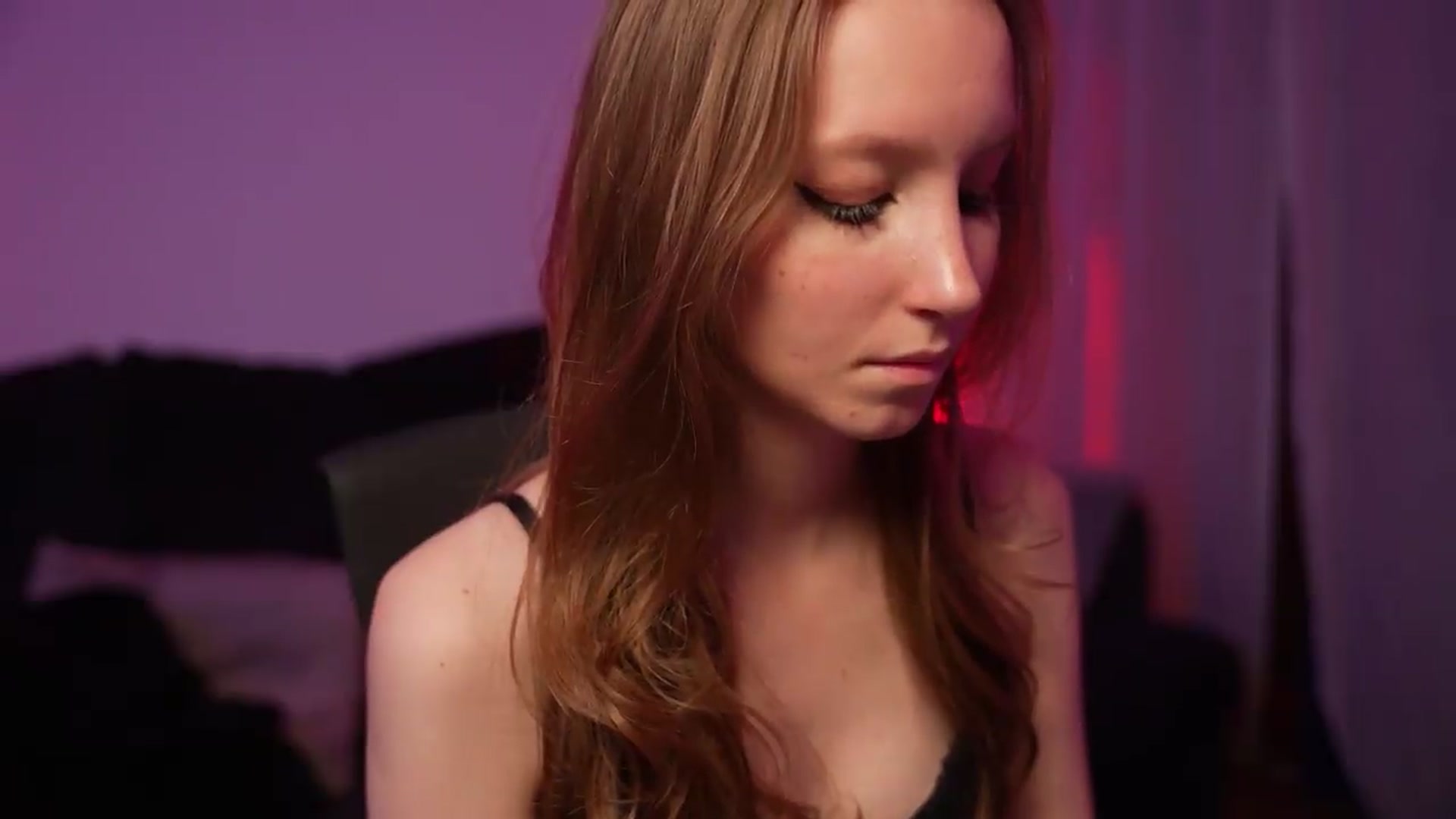 Gallery image thumbnail from Sw33t_g1rl's myfreecams stream on, 08/02/2026, 19:01 image 18 of 20