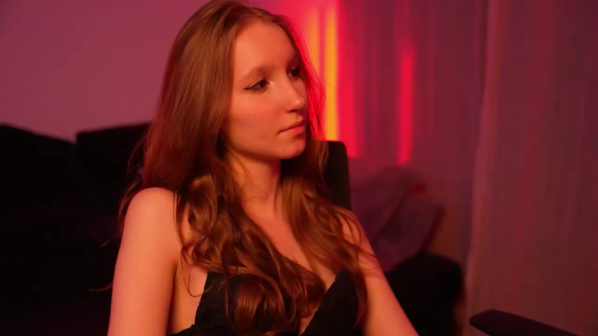 Gallery image thumbnail from Sw33t_g1rl's myfreecams stream on, 08/04/2026, 21:22 image 15 of 20