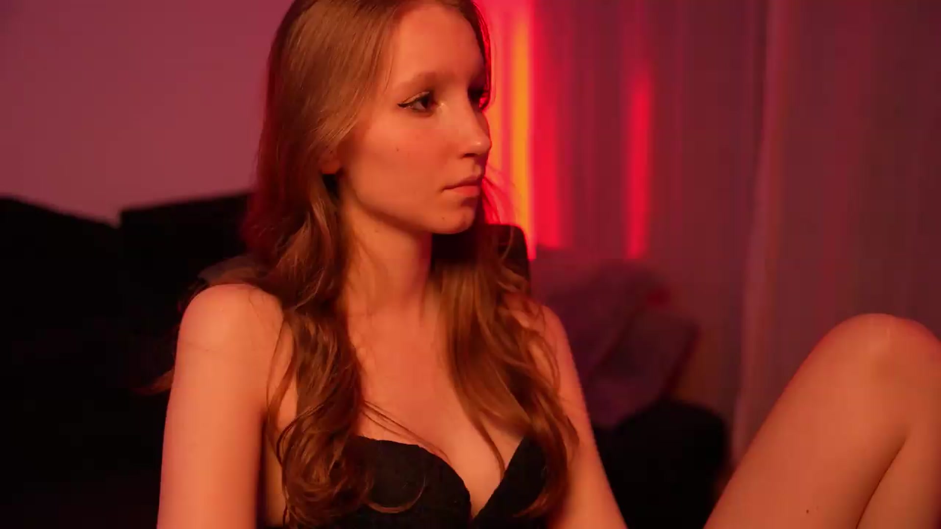 Gallery image thumbnail from Sw33t_g1rl's myfreecams stream on, 08/04/2026, 21:22 image 17 of 20