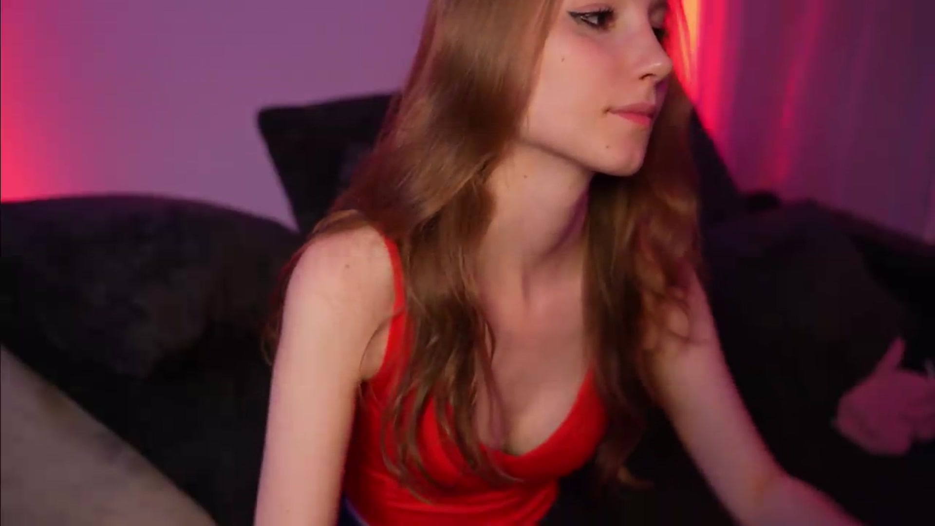 Gallery image thumbnail from Sw33t_g1rl's myfreecams stream on, 08/06/2026, 21:25 image 16 of 20