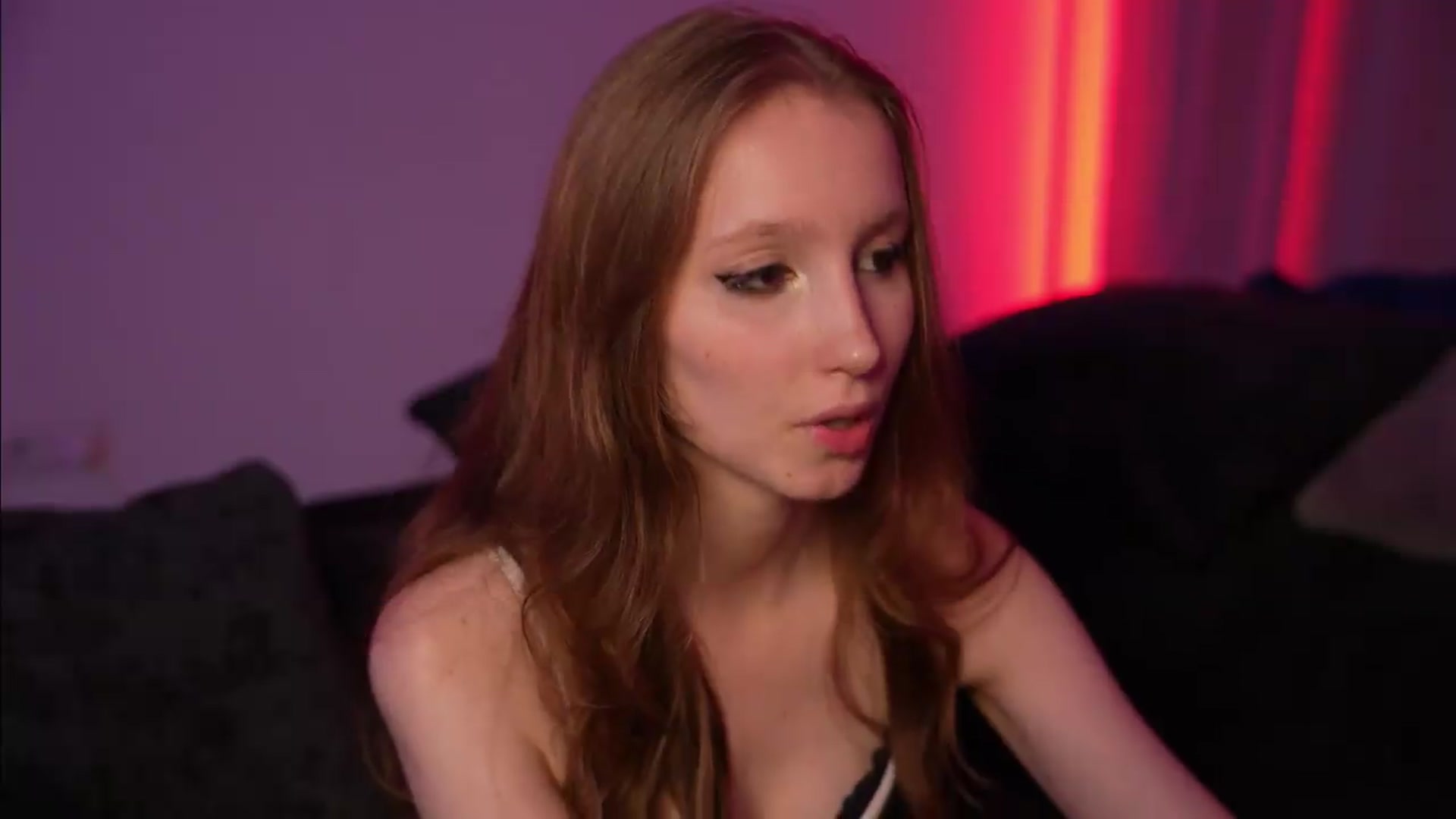 Gallery image thumbnail from Sw33t_g1rl's myfreecams stream on, 08/07/2026, 19:19 image 11 of 20