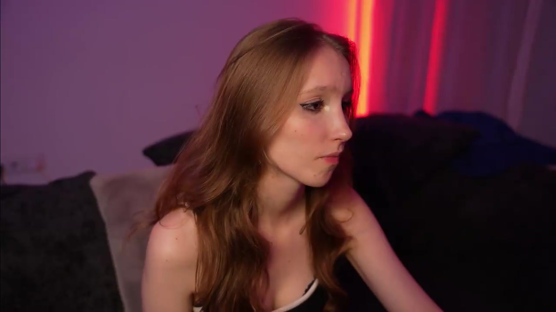 Gallery image thumbnail from Sw33t_g1rl's myfreecams stream on, 08/07/2026, 19:19 image 14 of 20