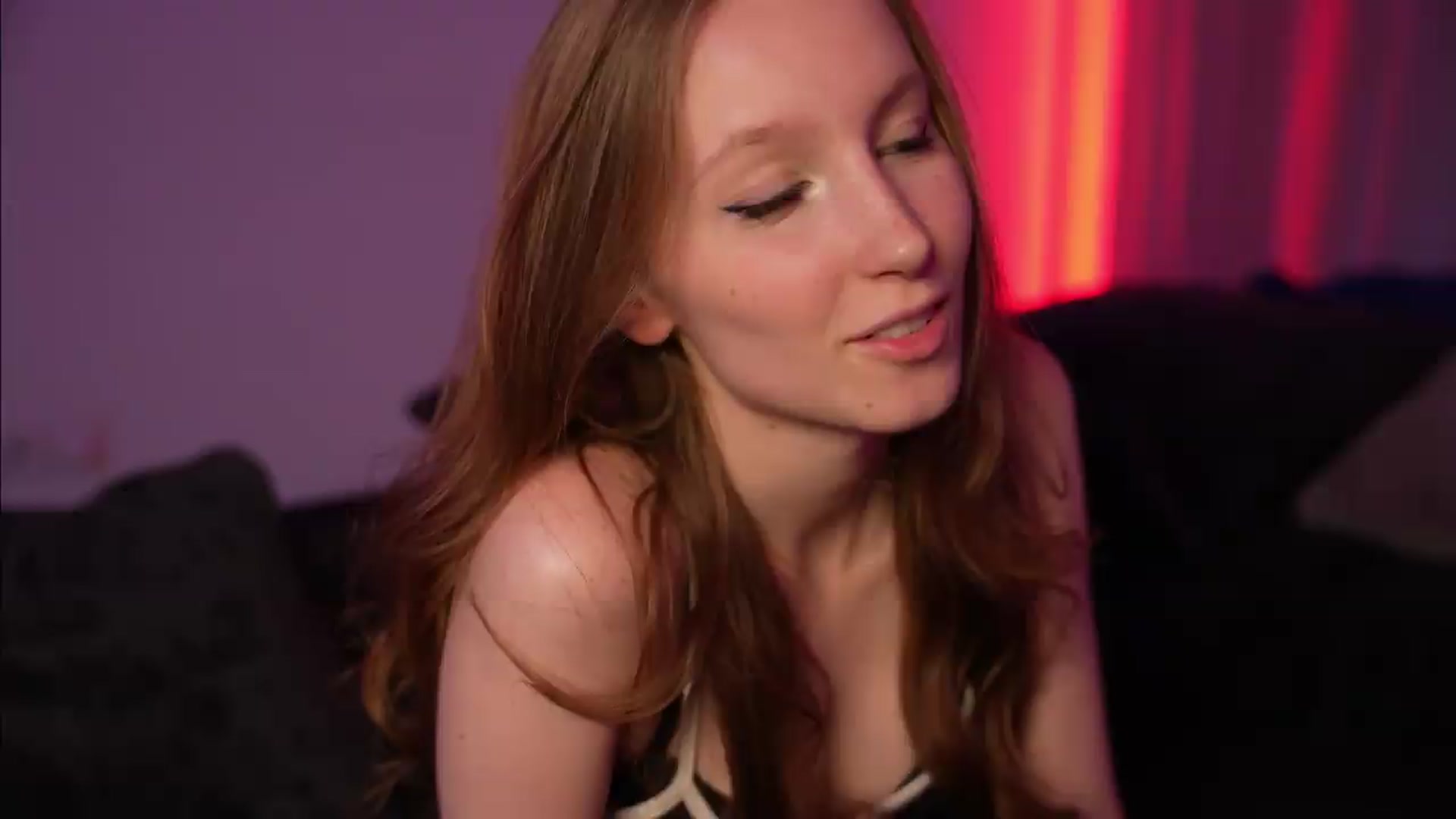 Gallery image thumbnail from Sw33t_g1rl's myfreecams stream on, 08/07/2026, 19:19 image 4 of 20
