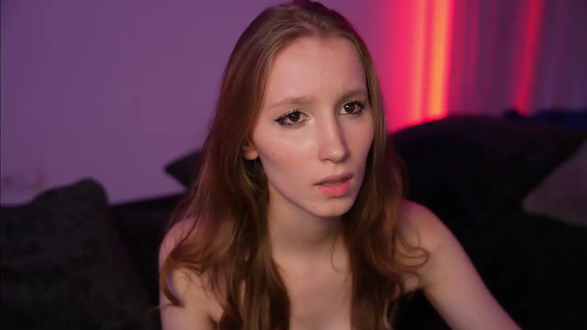 Gallery image thumbnail from Sw33t_g1rl's myfreecams stream on, 08/07/2026, 19:19 image 2 of 20