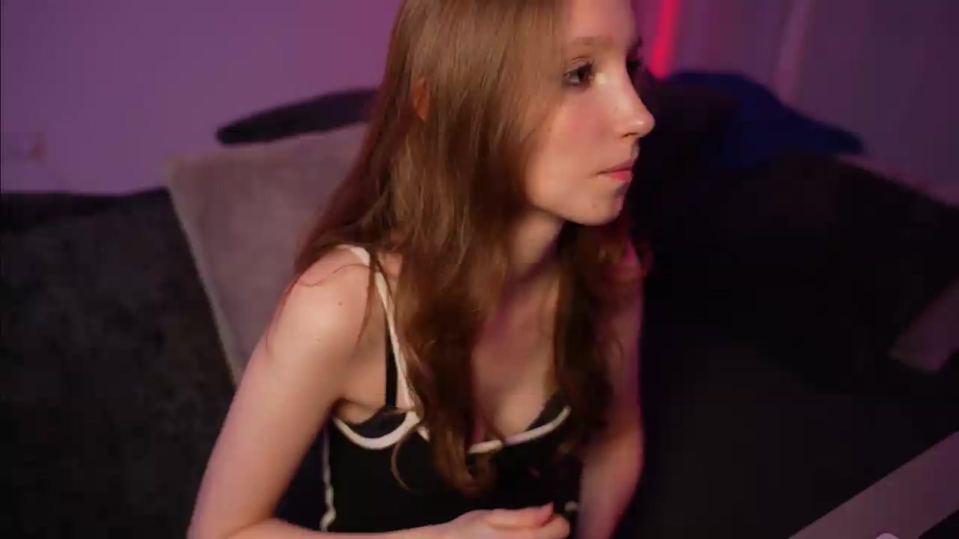Gallery image thumbnail from Sw33t_g1rl's myfreecams stream on, 08/07/2026, 21:38 image 14 of 20