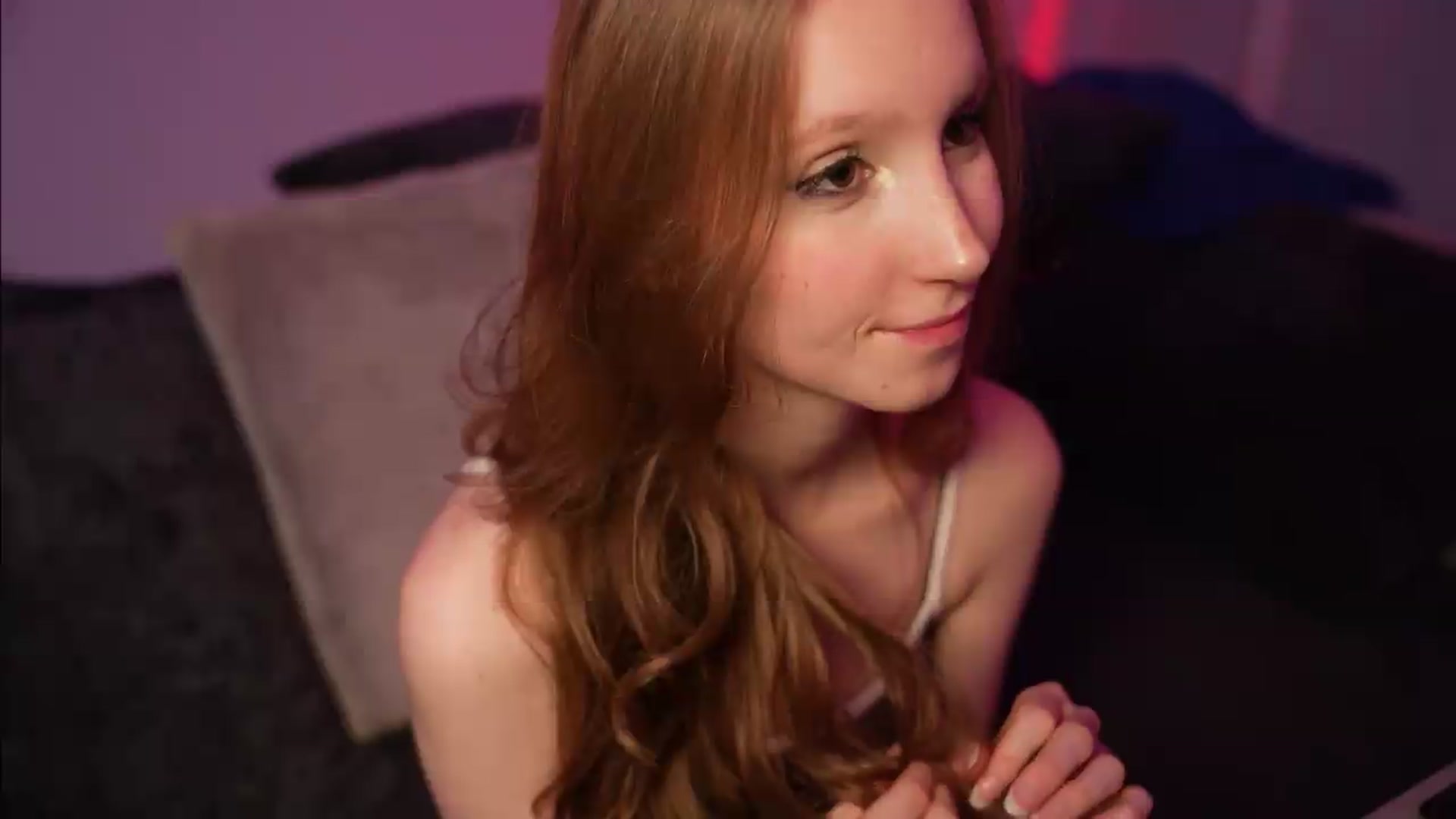 Gallery image thumbnail from Sw33t_g1rl's myfreecams stream on, 08/07/2026, 21:38 image 7 of 20