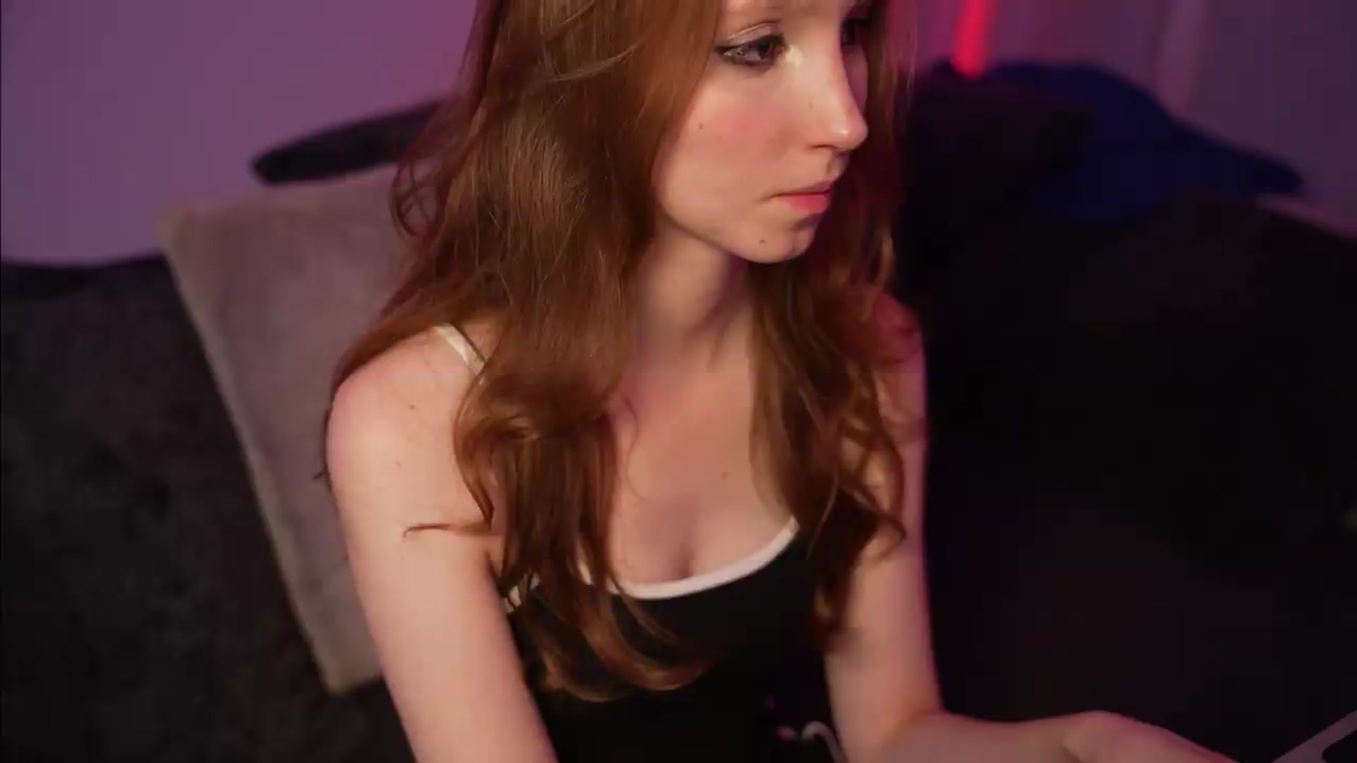 Gallery image thumbnail from Sw33t_g1rl's myfreecams stream on, 08/07/2026, 21:38 image 8 of 20