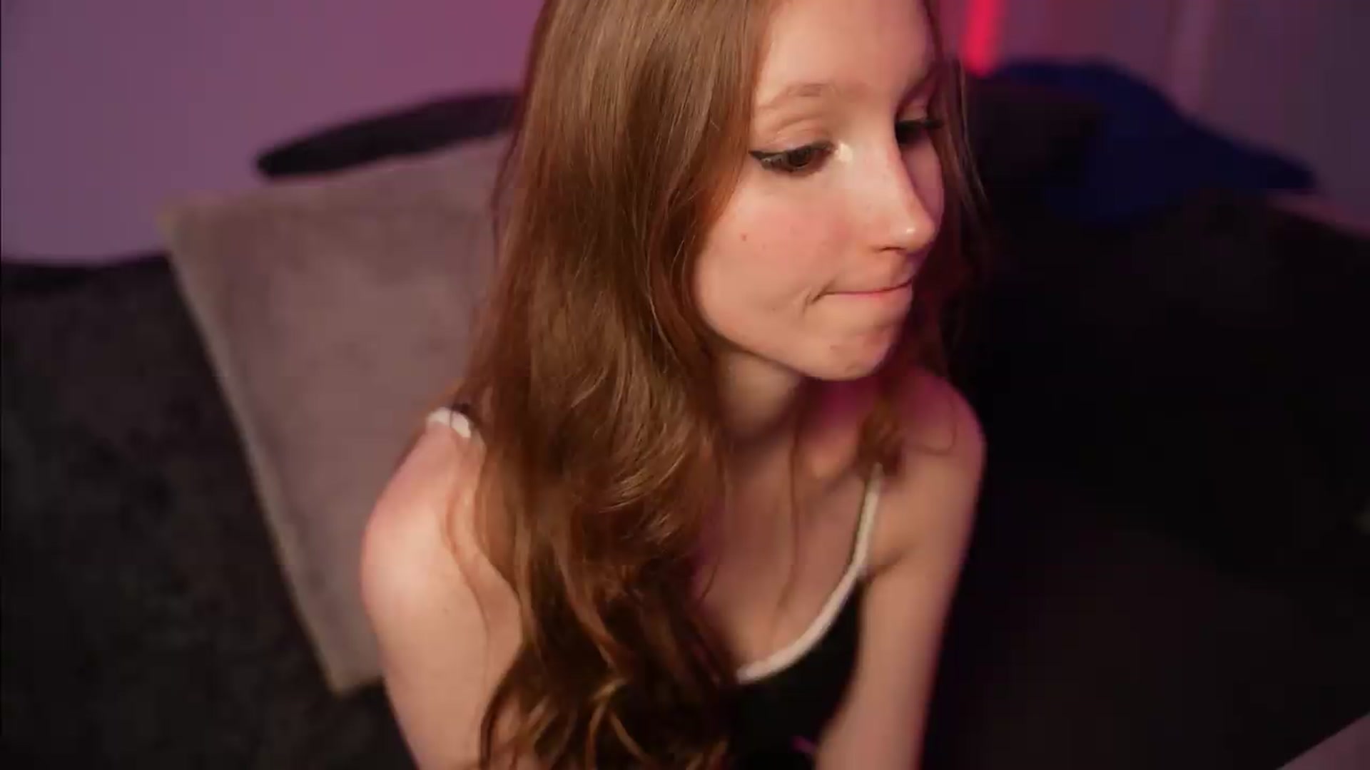 Gallery image thumbnail from Sw33t_g1rl's myfreecams stream on, 08/07/2026, 21:38 image 5 of 20