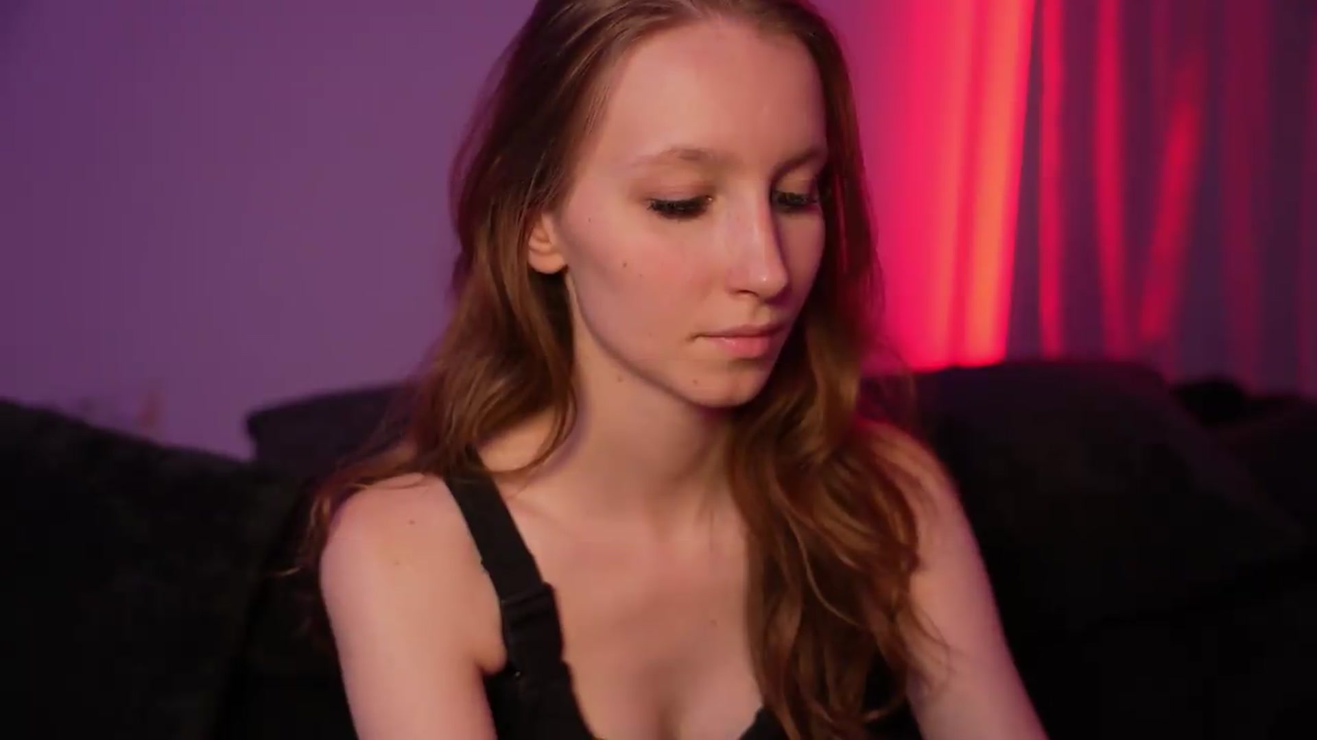 Gallery image thumbnail from Sw33t_g1rl's myfreecams stream on, 08/08/2026, 23:59 image 11 of 20