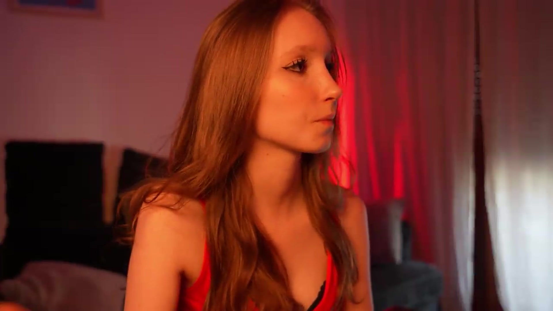 Gallery image thumbnail from Sw33t_g1rl's myfreecams stream on, 08/10/2026, 14:16 image 13 of 20