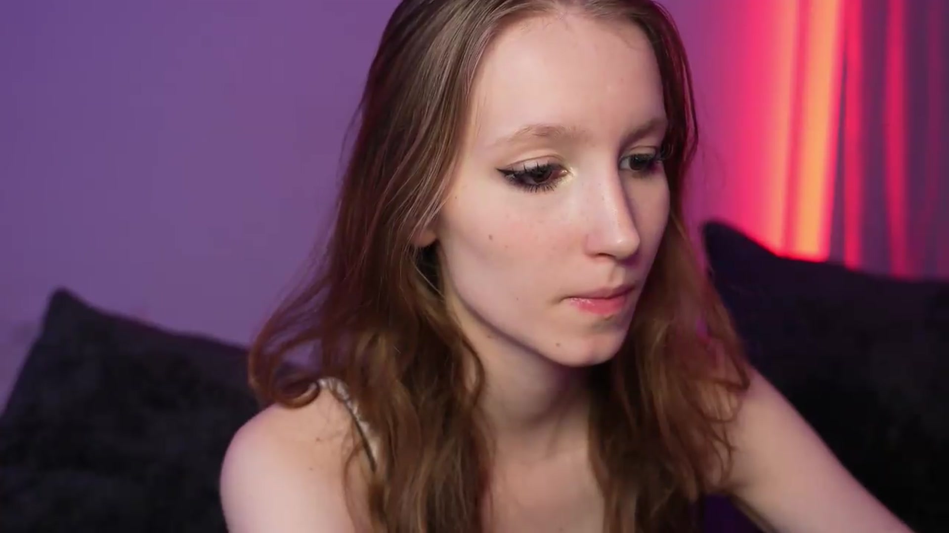 Gallery image thumbnail from Sw33t_g1rl's myfreecams stream on, 08/11/2026, 22:56 image 3 of 20