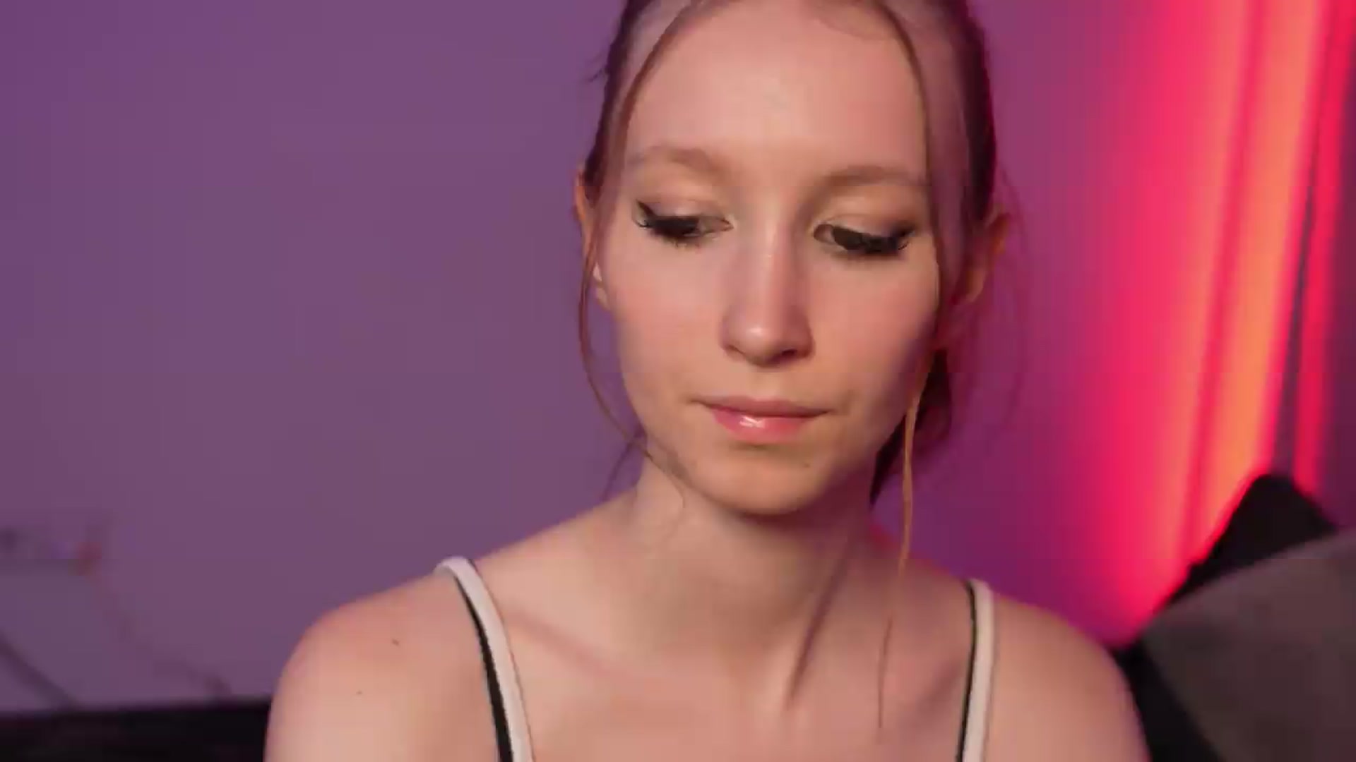 Gallery image thumbnail from Sw33t_g1rl's myfreecams stream on, 08/11/2026, 23:24 image 4 of 20