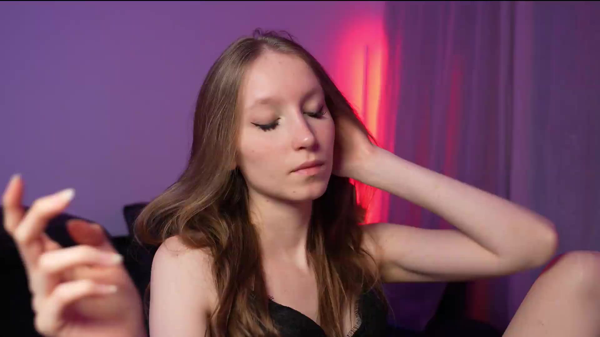 Gallery image thumbnail from Sw33t_g1rl's myfreecams stream on, 08/13/2026, 23:13 image 1 of 20