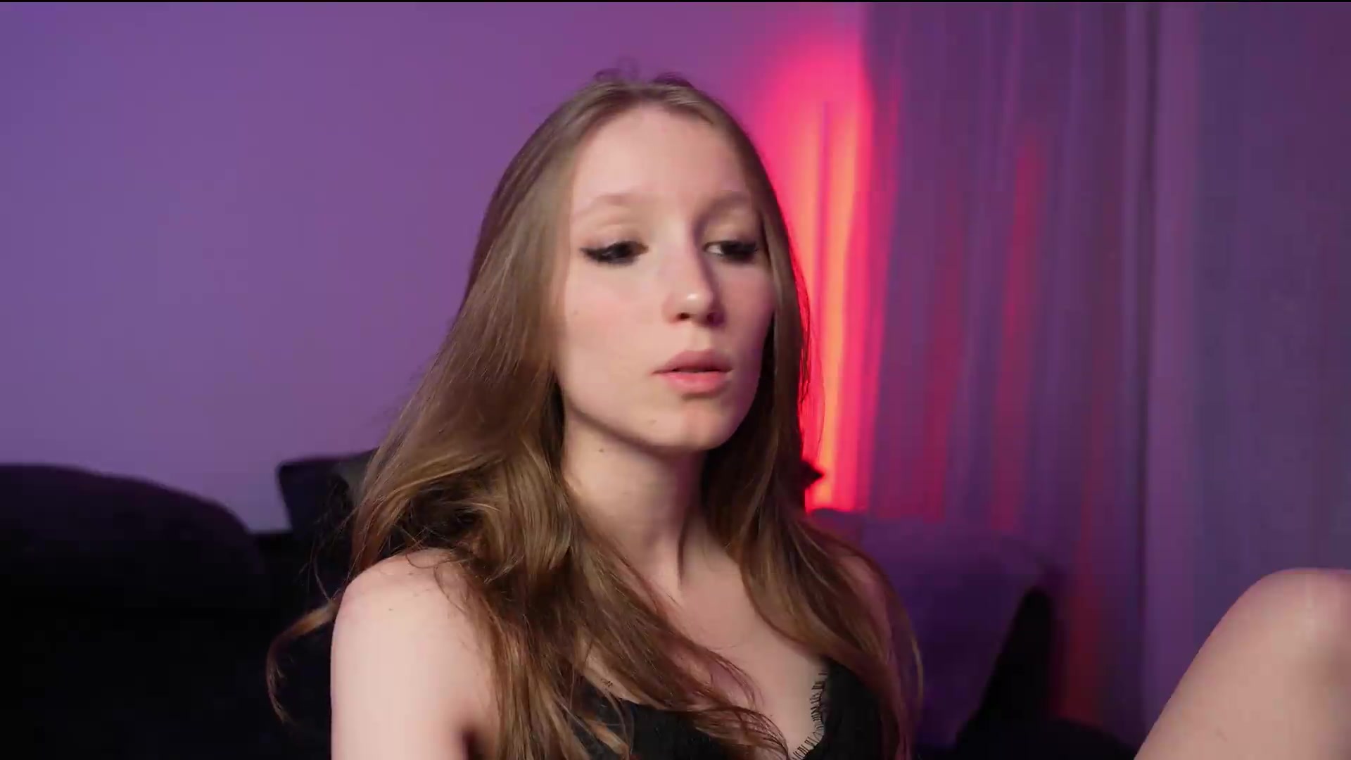 Gallery image thumbnail from Sw33t_g1rl's myfreecams stream on, 08/13/2026, 23:13 image 2 of 20