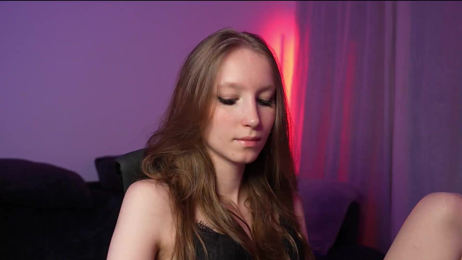 Gallery image thumbnail from Sw33t_g1rl's myfreecams stream on, 08/13/2026, 23:13 image 4 of 20