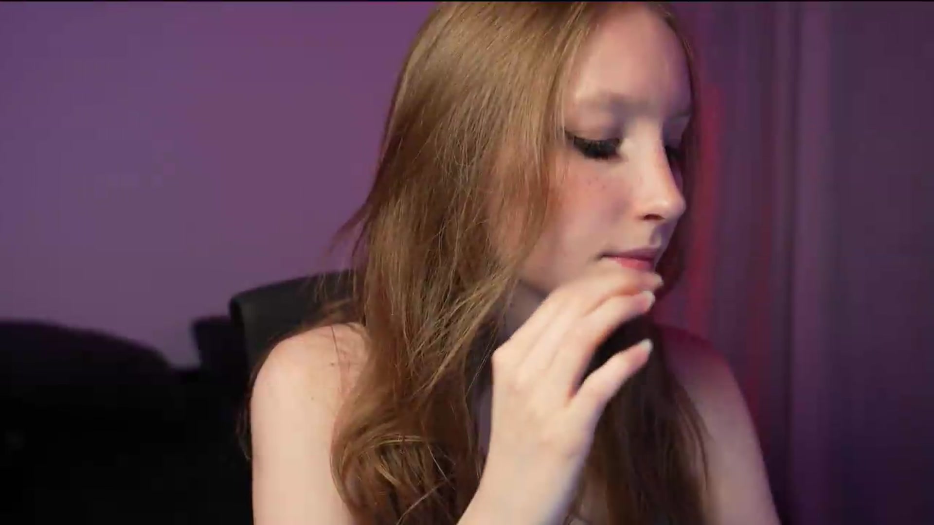 Gallery image thumbnail from Sw33t_g1rl's myfreecams stream on, 08/13/2026, 23:27 image 9 of 20