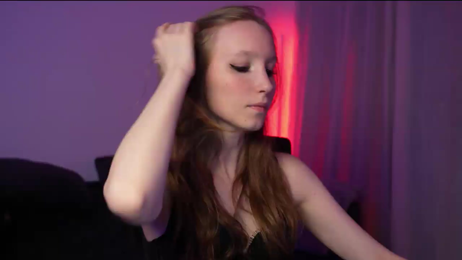 Gallery image thumbnail from Sw33t_g1rl's myfreecams stream on, 08/13/2026, 23:27 image 10 of 20