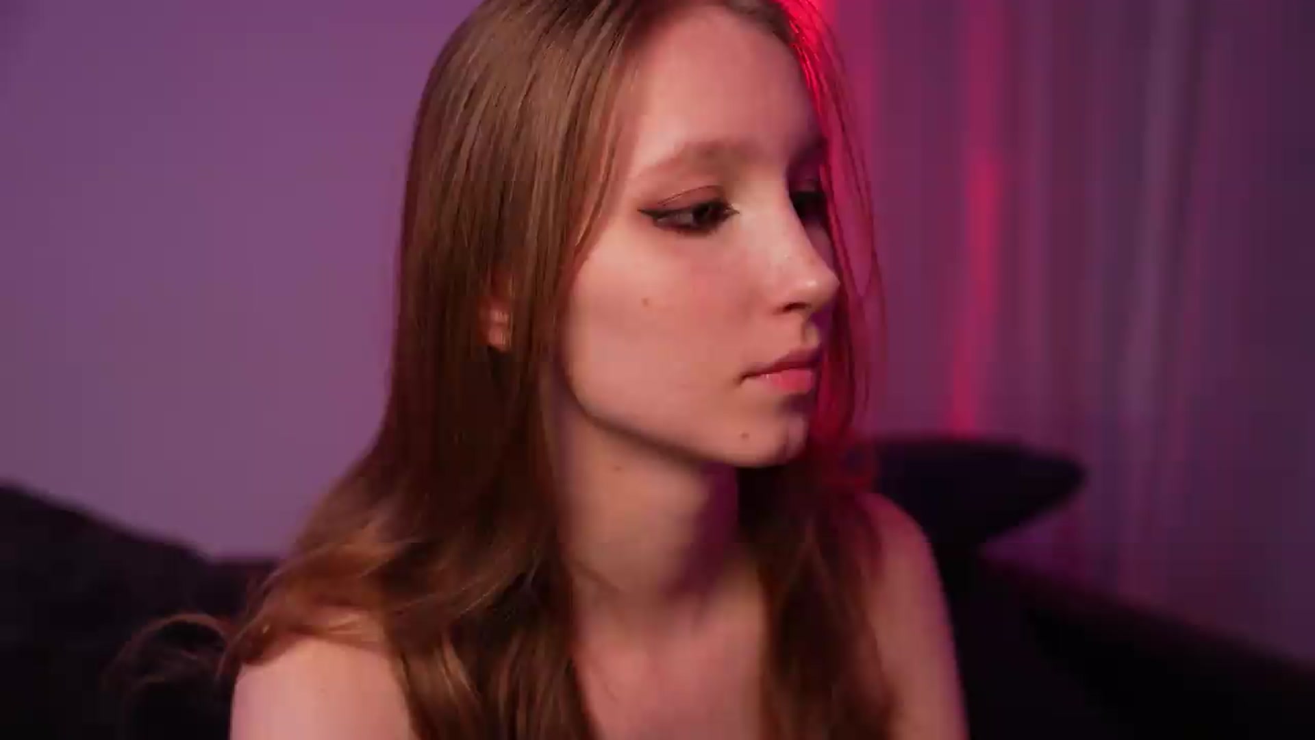 Gallery image thumbnail from Sw33t_g1rl's myfreecams stream on, 08/16/2026, 19:31 image 16 of 20