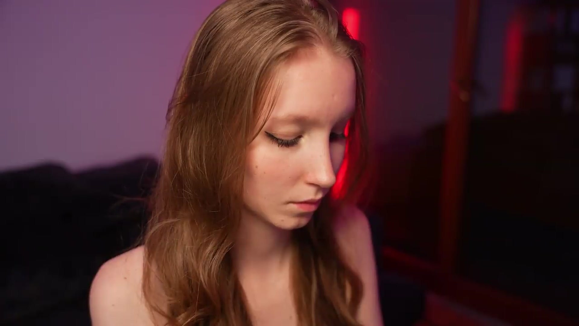 Gallery image thumbnail from Sw33t_g1rl's myfreecams stream on, 08/19/2026, 23:59 image 14 of 20