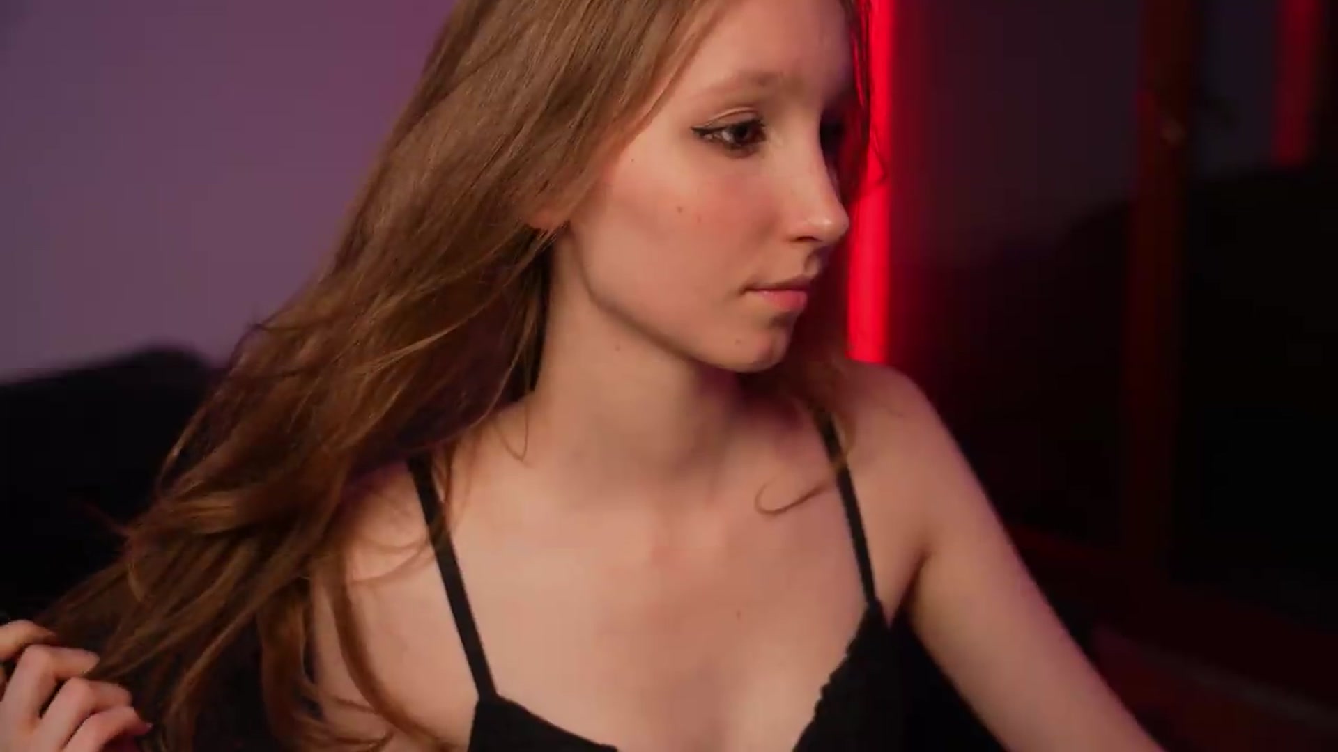 Gallery image thumbnail from Sw33t_g1rl's myfreecams stream on, 08/19/2026, 23:59 image 4 of 20